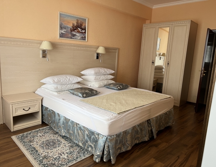 Люкс 2-местный 2-комнатный Люкс без балкона корп."Б" - ЛОК «Горный Воздух» Лоо