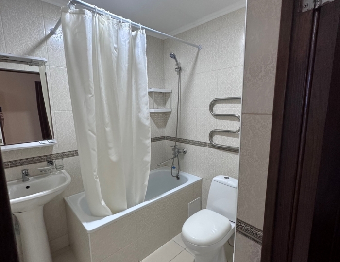 Стандарт 2-местный 1-комнатный без балкона корпус "Г" - ЛОК «Горный Воздух» Лоо