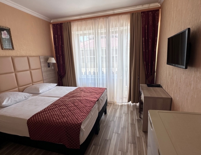 Стандарт 2-местный 1-комнатный с балконом (вид на морскую сторону) корпус "В" - ЛОК «Горный Воздух» Лоо