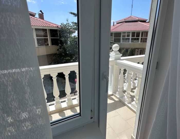 Стандарт 2-местный 1-комнатный с балконом (вид на морскую сторону) корпус "В" - ЛОК «Горный Воздух» Лоо