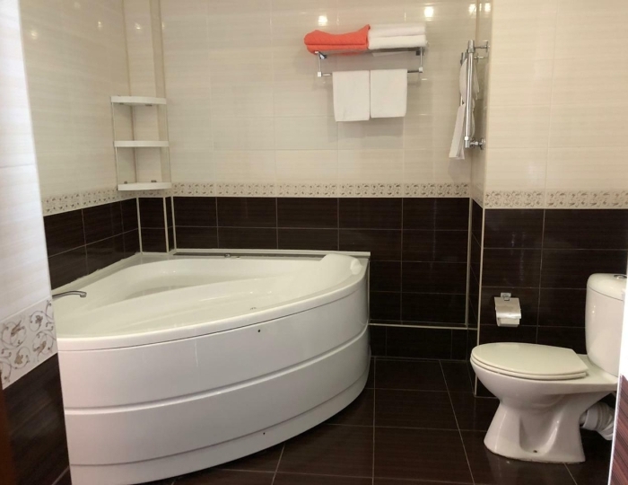 Люкс 2-местный 2-комнатный с джакузи корпус Б с/б - ЛОК «Горный Воздух» Лоо